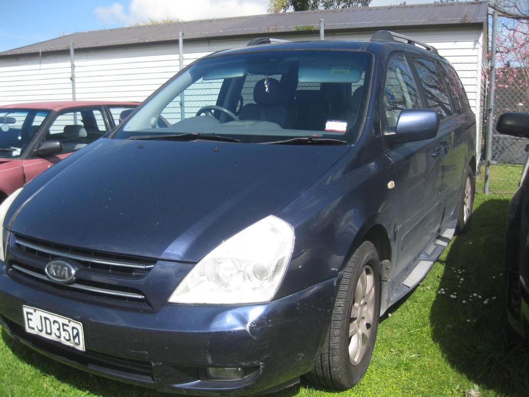Photo '2' of KIA Carnival V6 Photo '2' of KIA Carnival V6