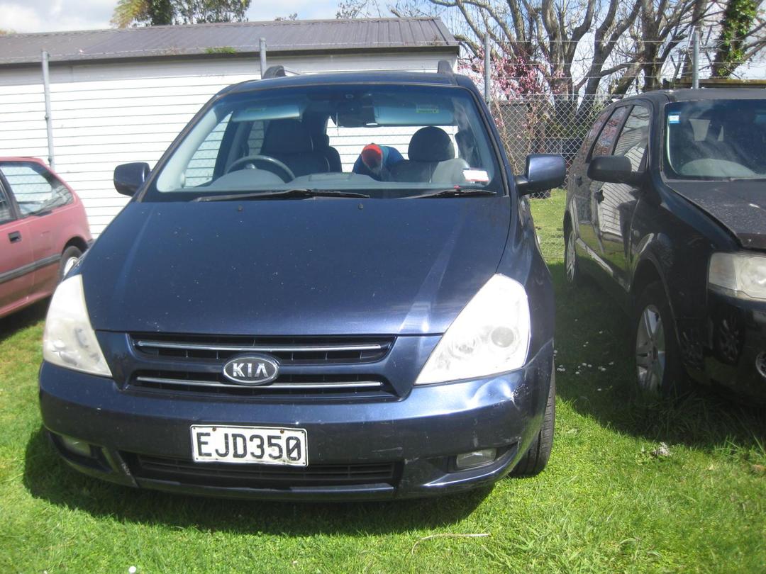Photo '3' of KIA Carnival V6 Photo '3' of KIA Carnival V6