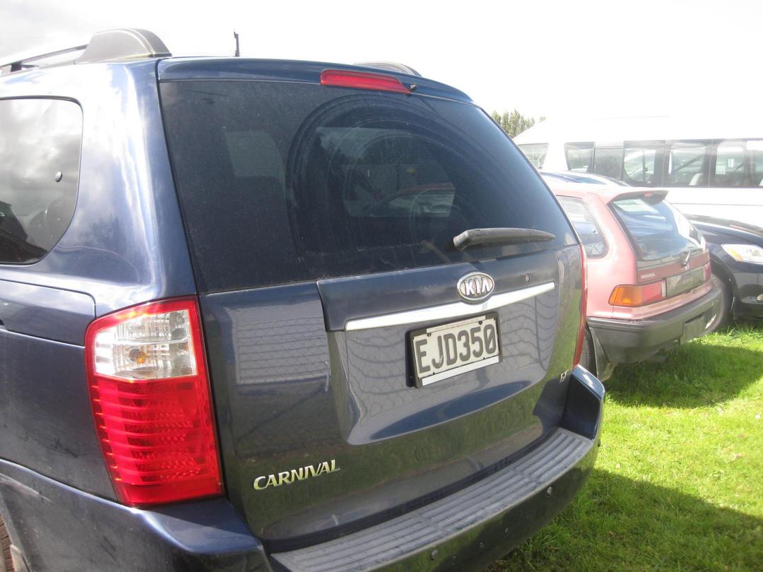 Photo '6' of KIA Carnival V6 Photo '6' of KIA Carnival V6