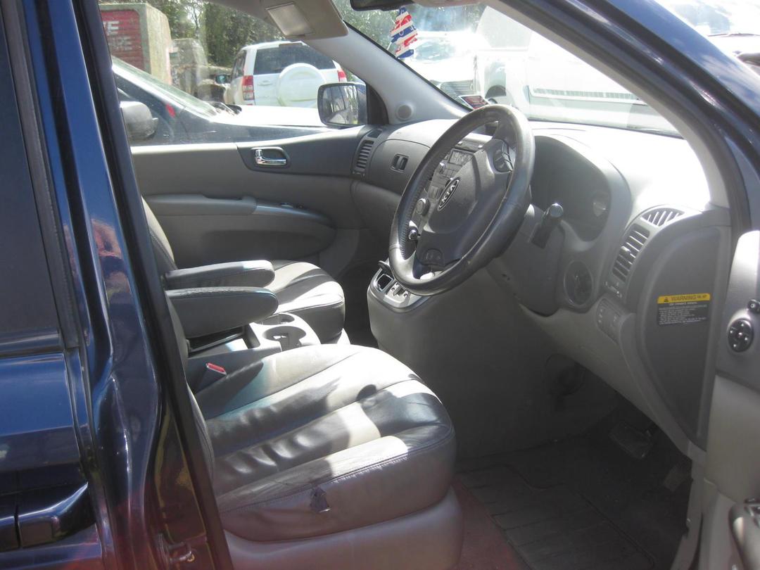 Photo '9' of KIA Carnival V6 Photo '9' of KIA Carnival V6
