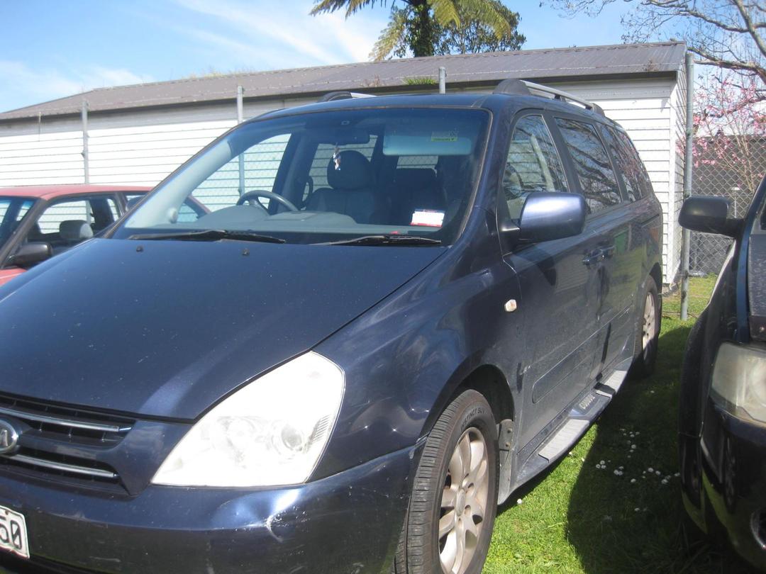 Photo '4' of KIA Carnival V6 Photo '4' of KIA Carnival V6