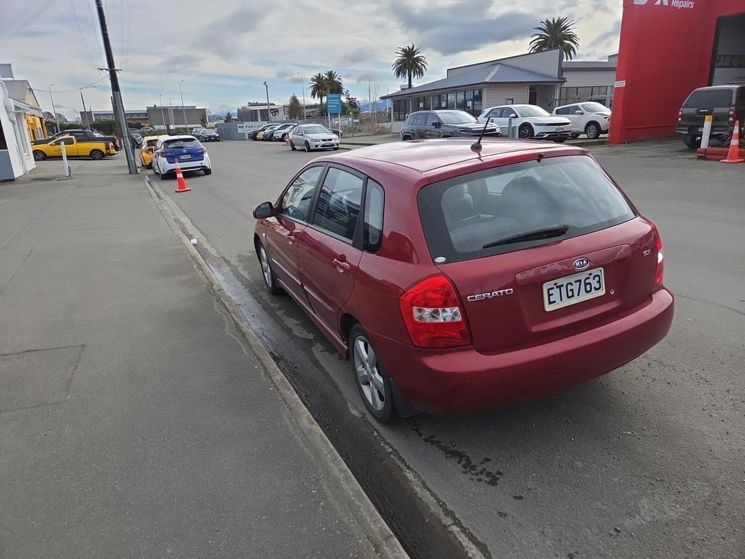 Photo '3' of KIA Cerato Photo '3' of KIA Cerato