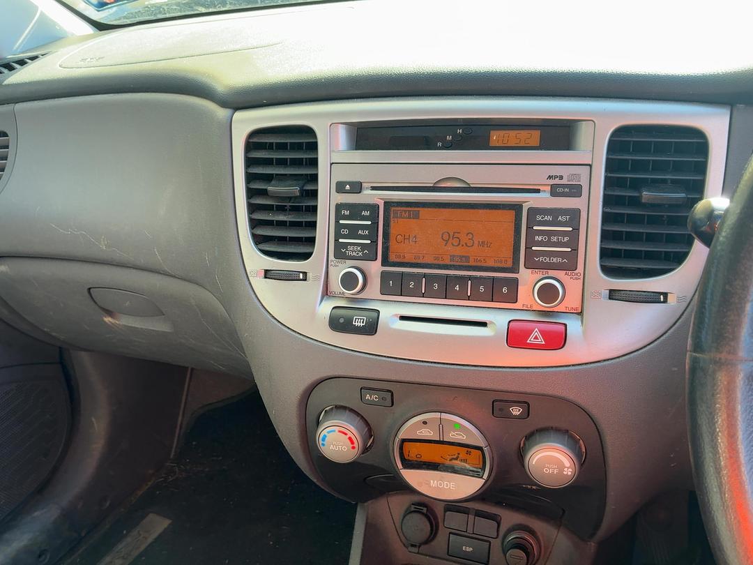 Photo '17' of KIA RIO Photo '17' of KIA RIO