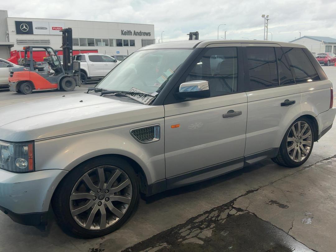 Photo '2' of Land Rover Range Rover Photo '2' of Land Rover Range Rover