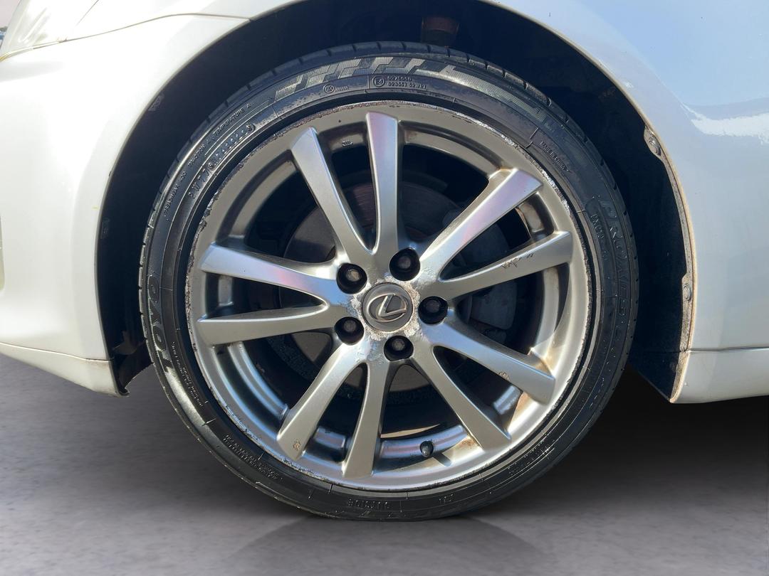 Photo '10' of Lexus IS250