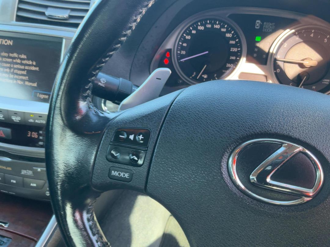Photo '28' of Lexus IS250