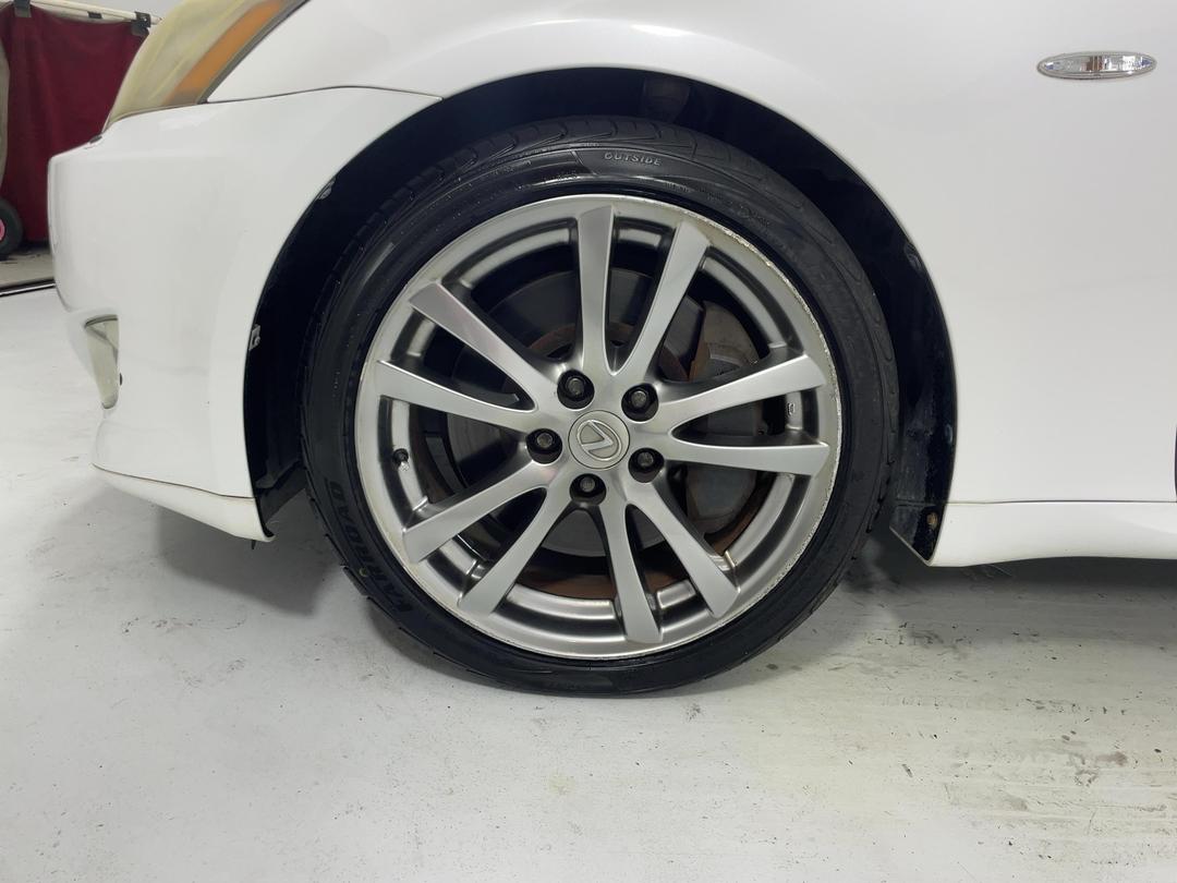 Photo '10' of Lexus IS350