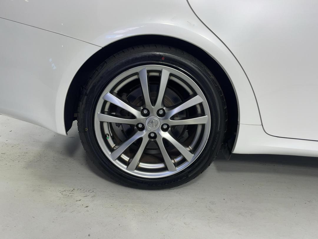 Photo '12' of Lexus IS350