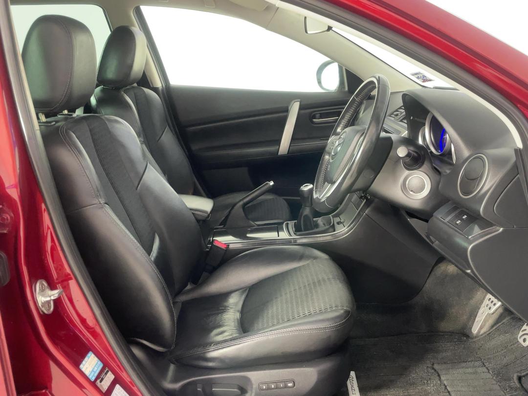 Photo '16' of Mazda Atenza
