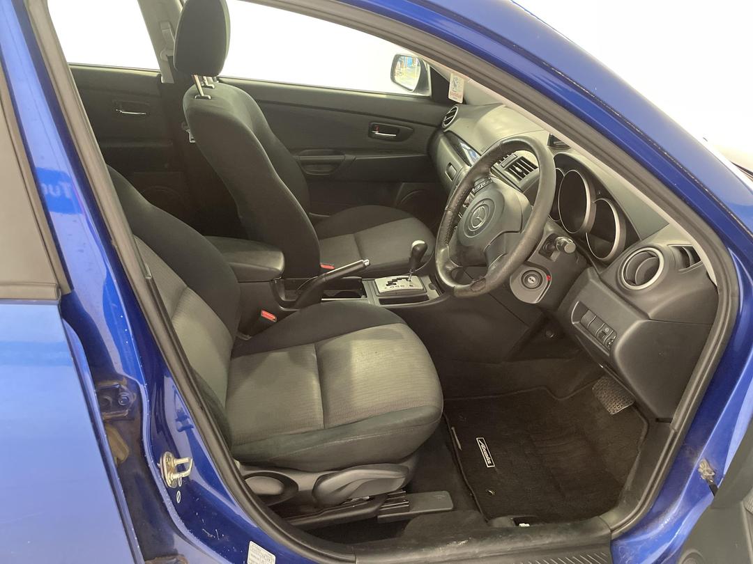 Photo '16' of Mazda Axela