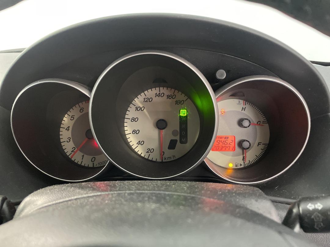 Photo '21' of Mazda Axela