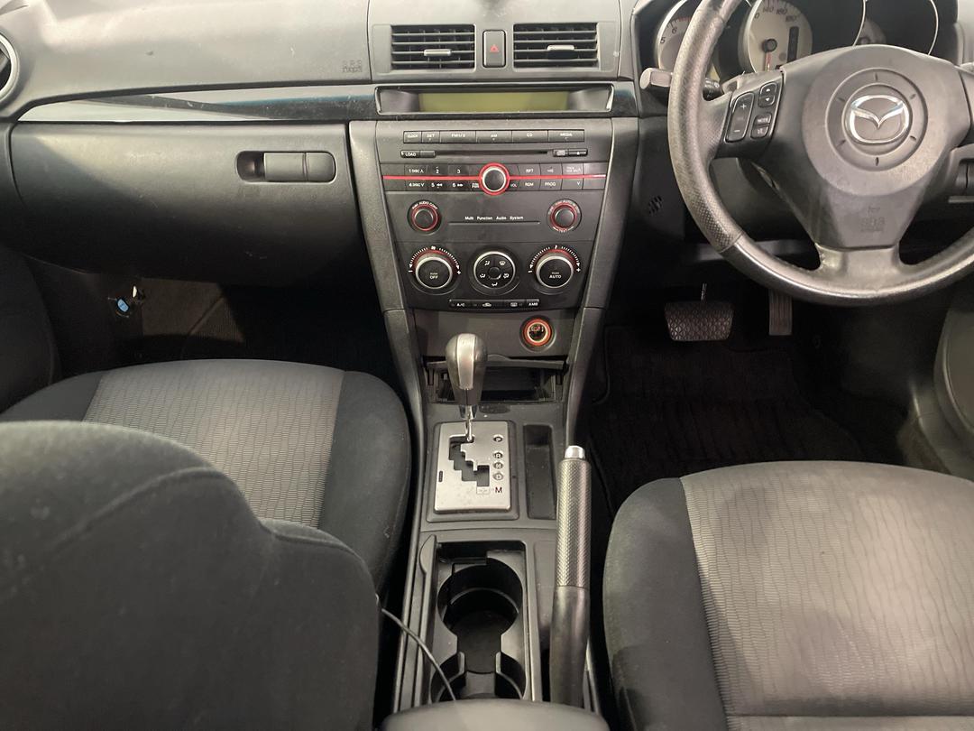 Photo '18' of Mazda Axela