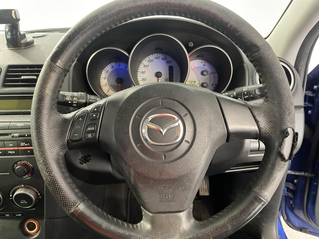 Photo '27' of Mazda Axela