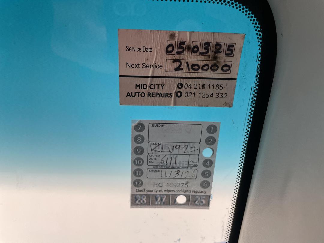 Photo '32' of Mazda Axela