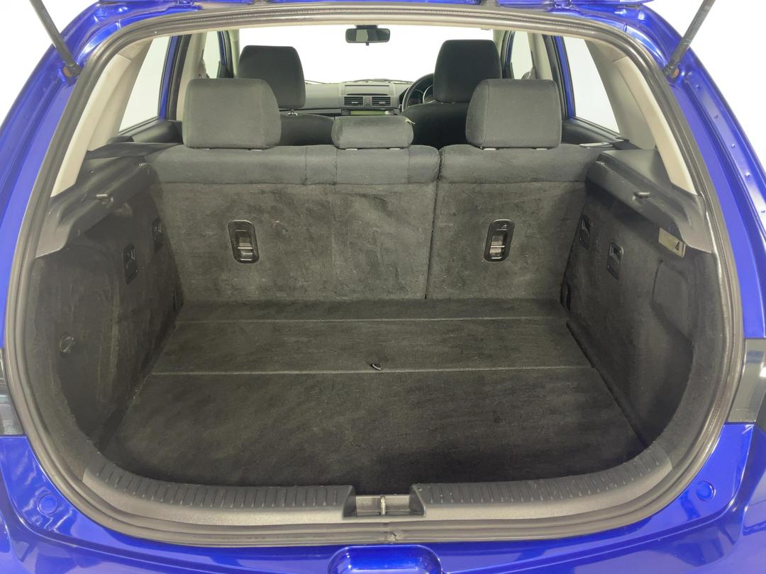 Photo '14' of Mazda Axela