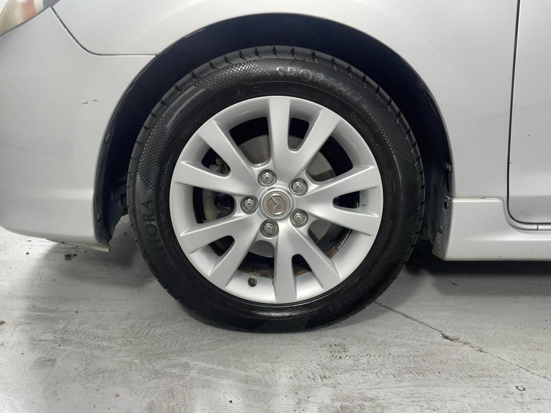 Photo '10' of Mazda Axela