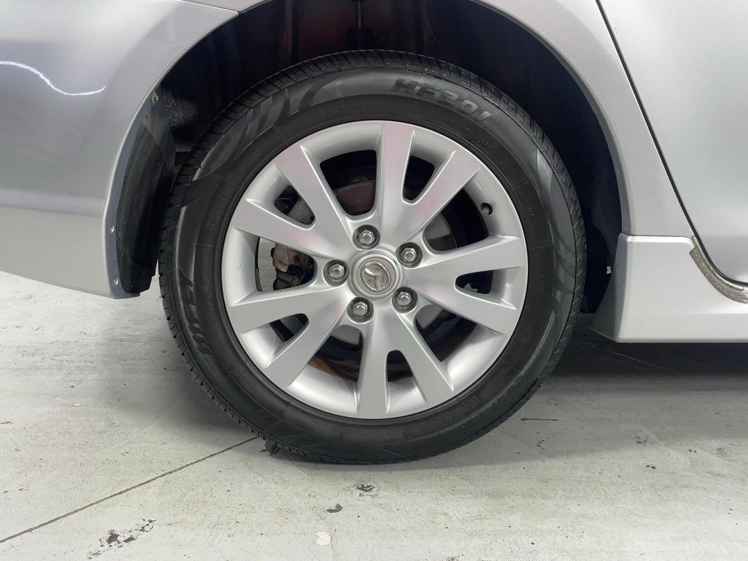 Photo '12' of Mazda Axela