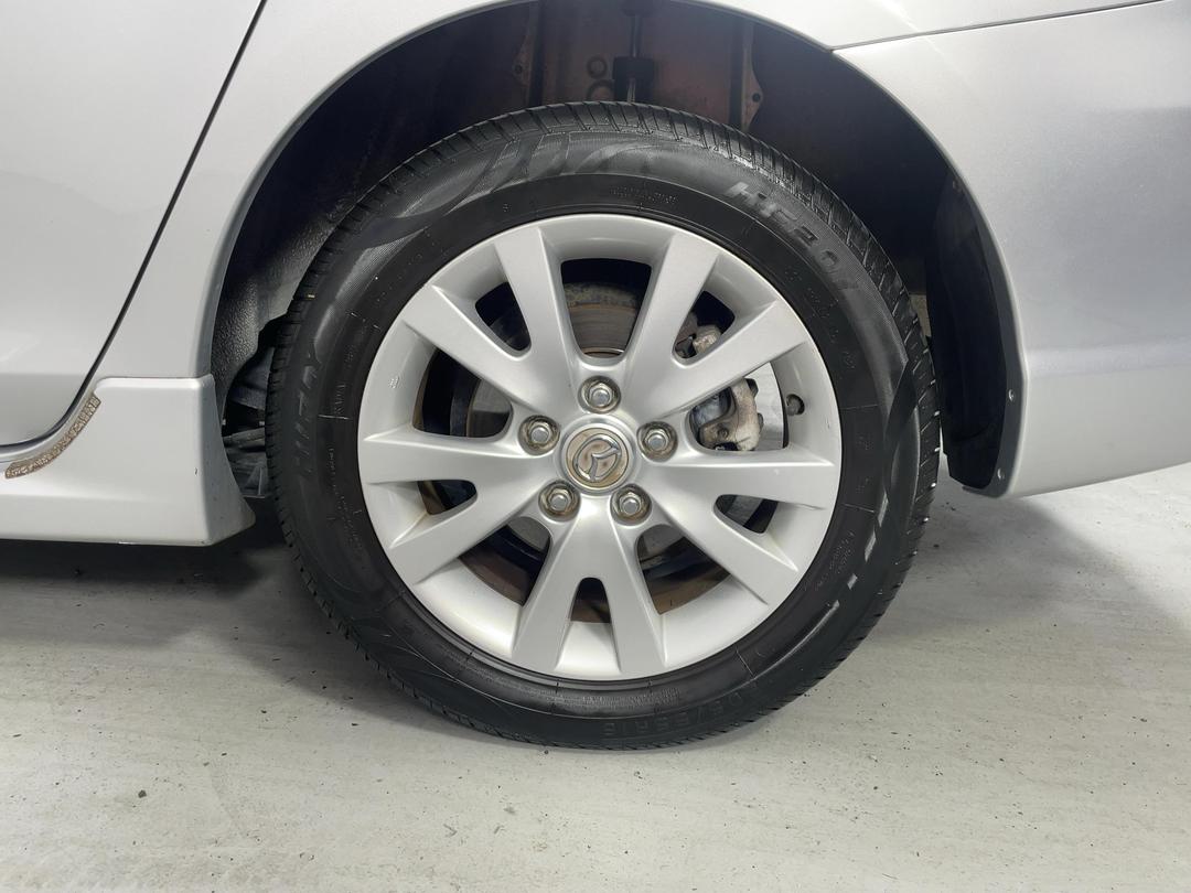Photo '11' of Mazda Axela