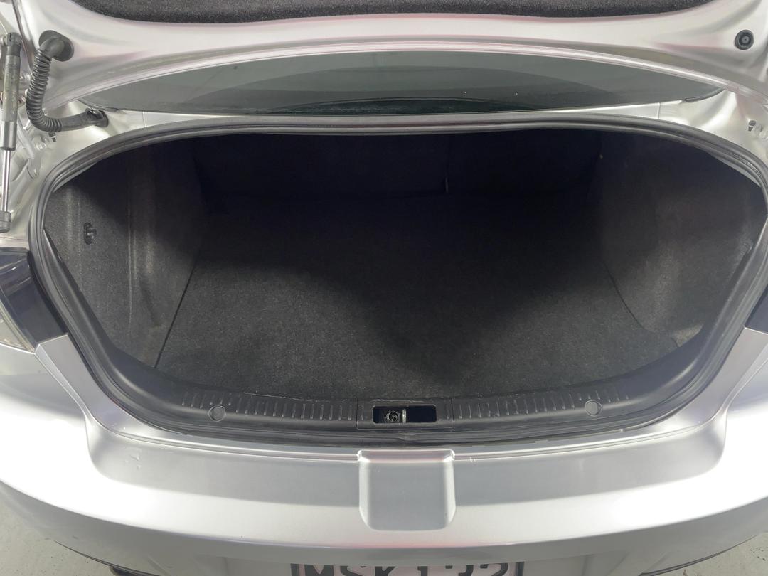 Photo '14' of Mazda Axela