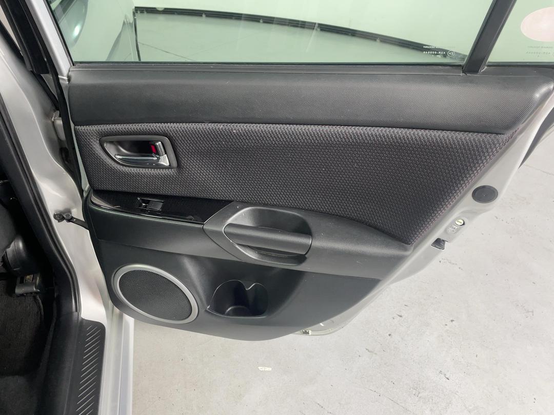 Photo '19' of Mazda Axela