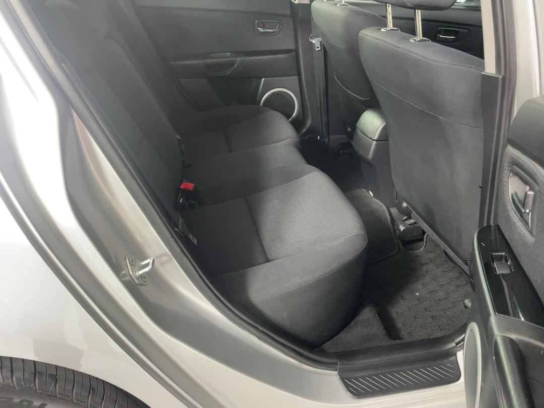 Photo '20' of Mazda Axela
