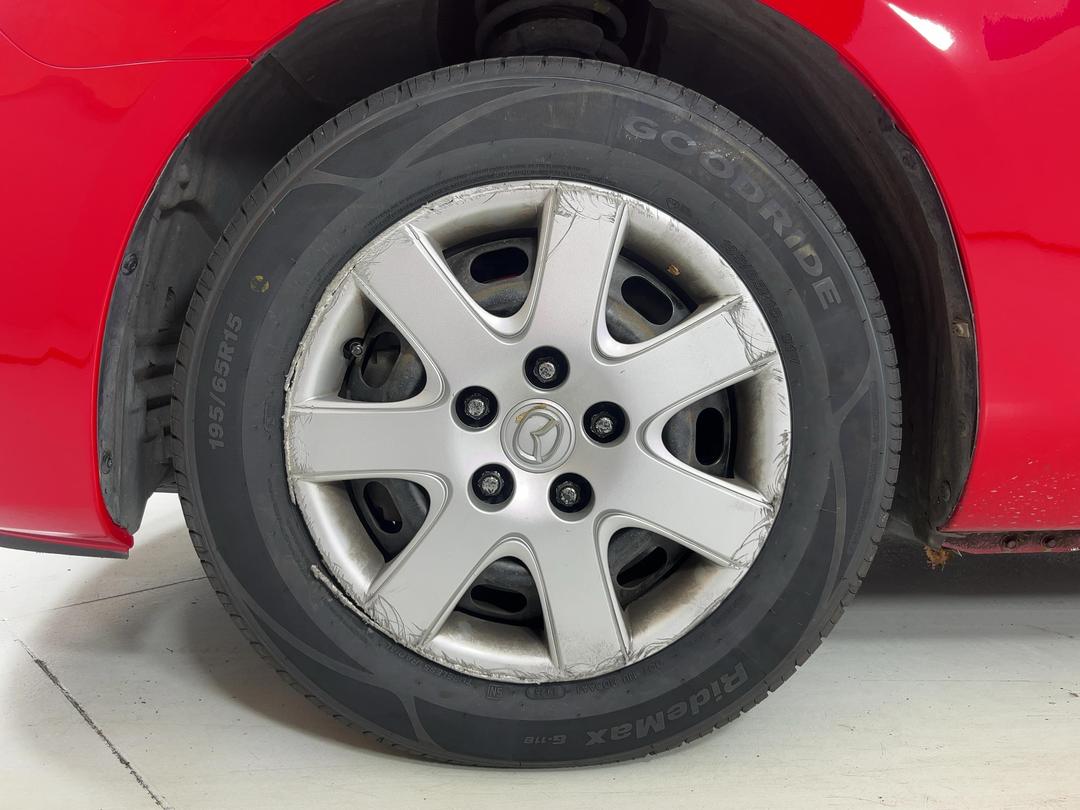 Photo '10' of Mazda Axela