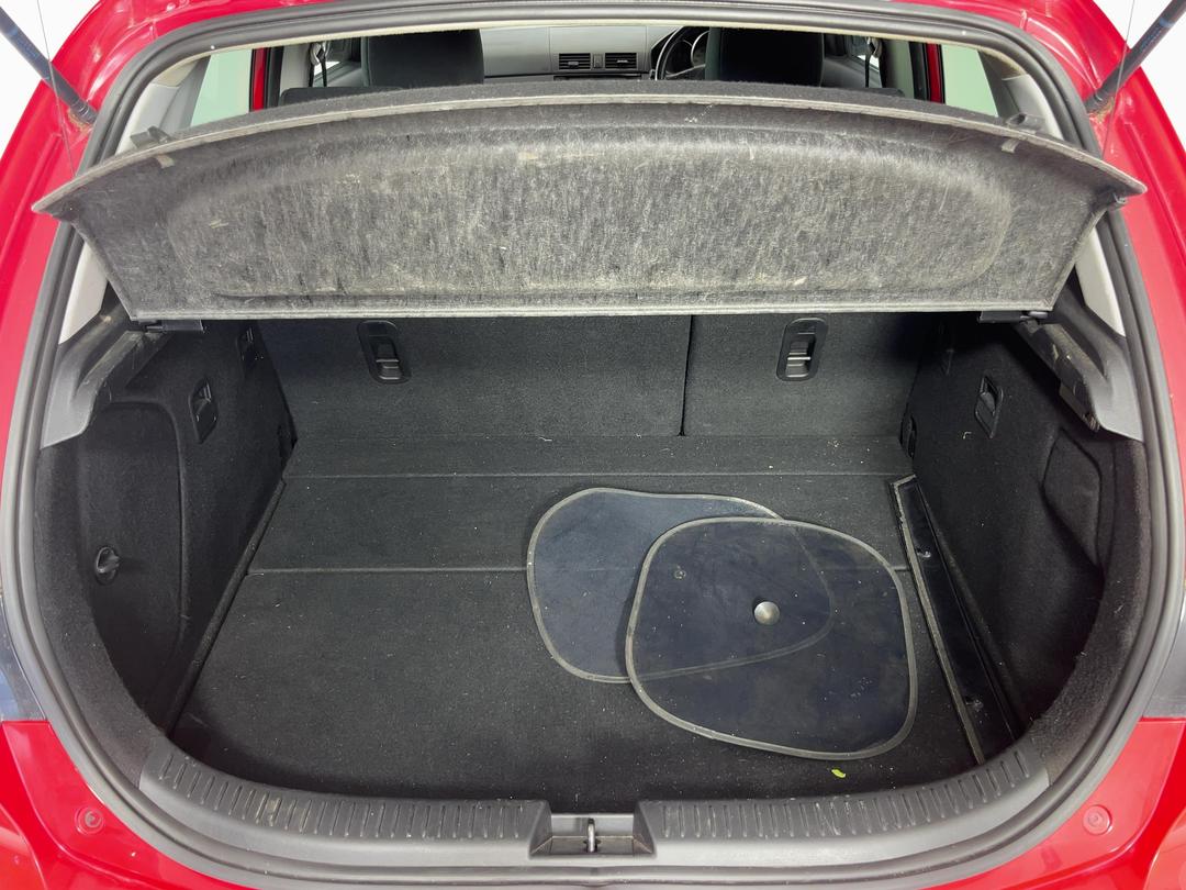 Photo '14' of Mazda Axela