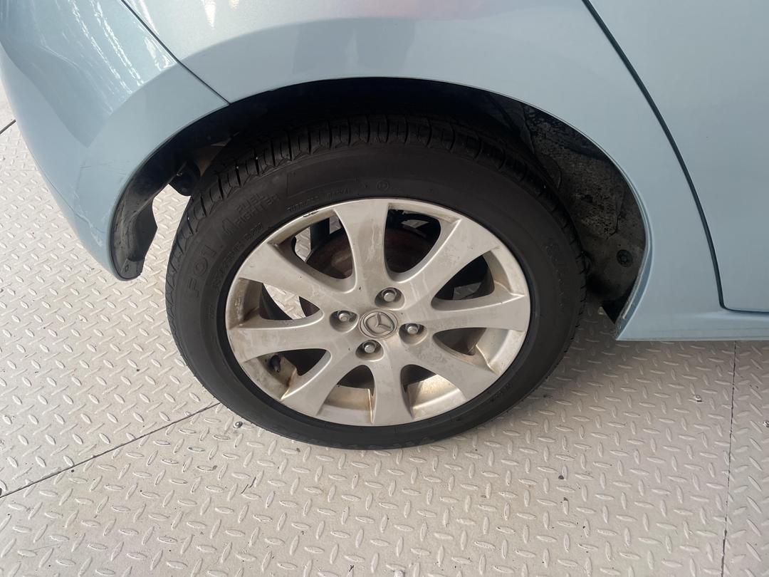 Photo '12' of Mazda Demio