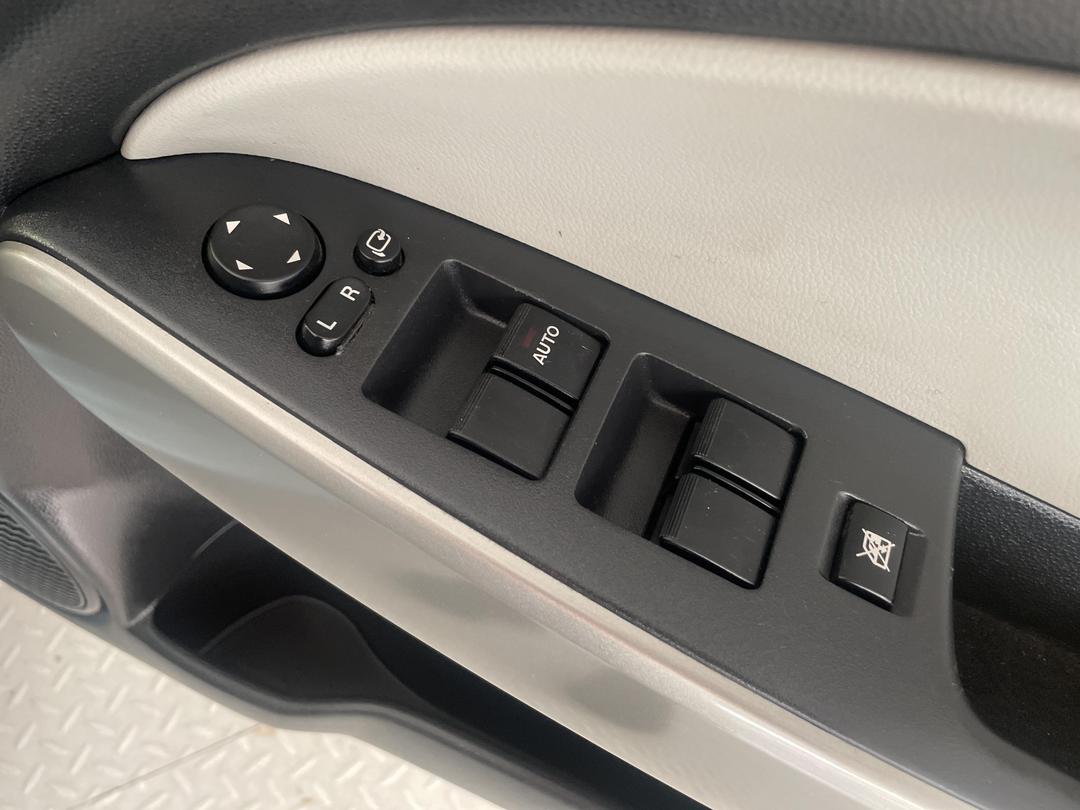 Photo '23' of Mazda Demio