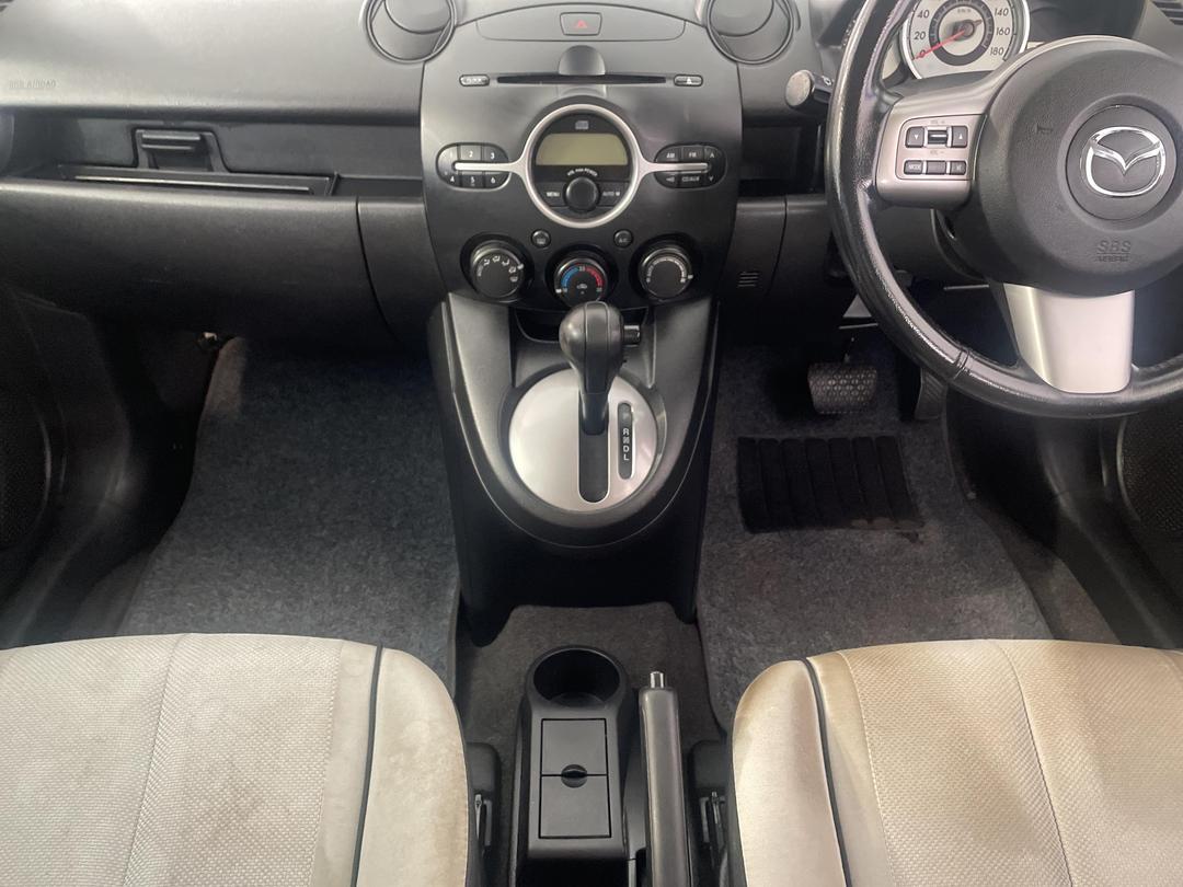 Photo '18' of Mazda Demio