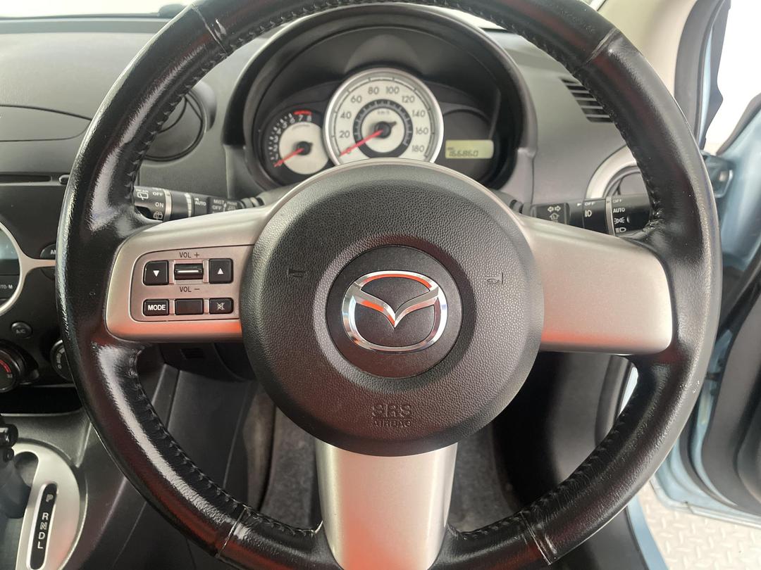 Photo '25' of Mazda Demio