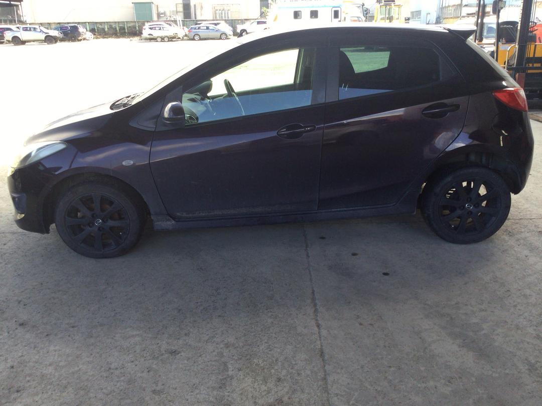 Photo '4' of Mazda Demio