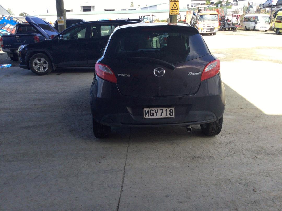 Photo '6' of Mazda Demio