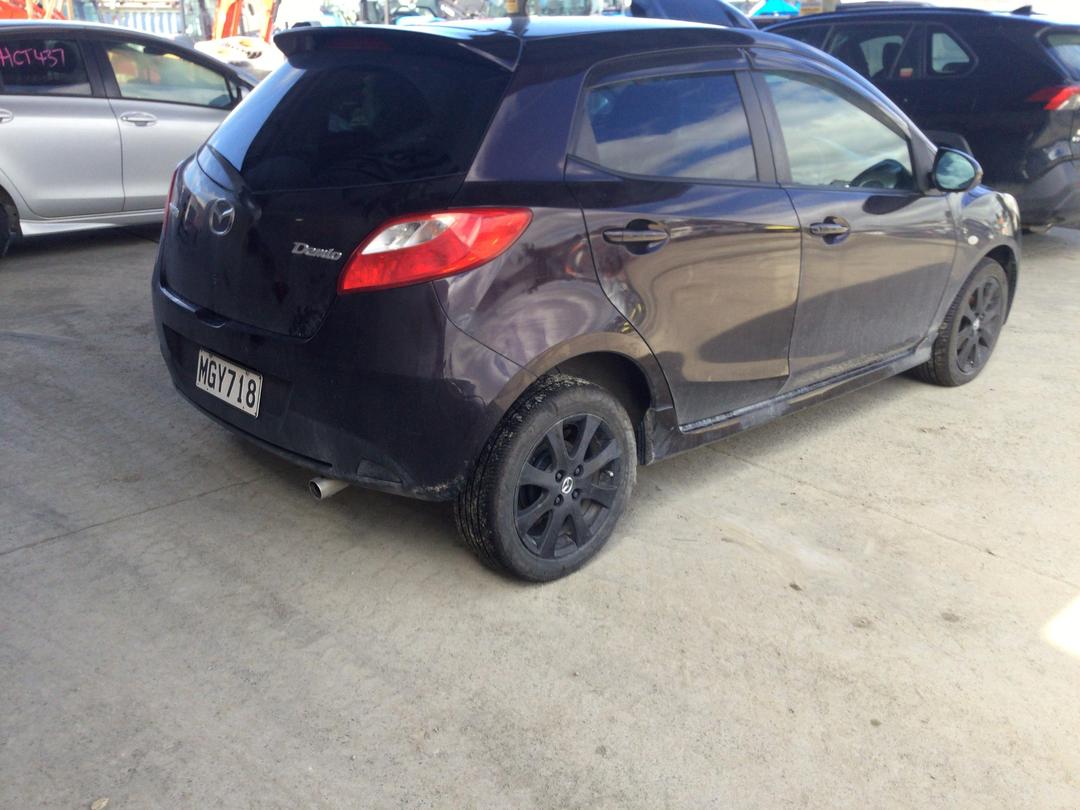 Photo '7' of Mazda Demio