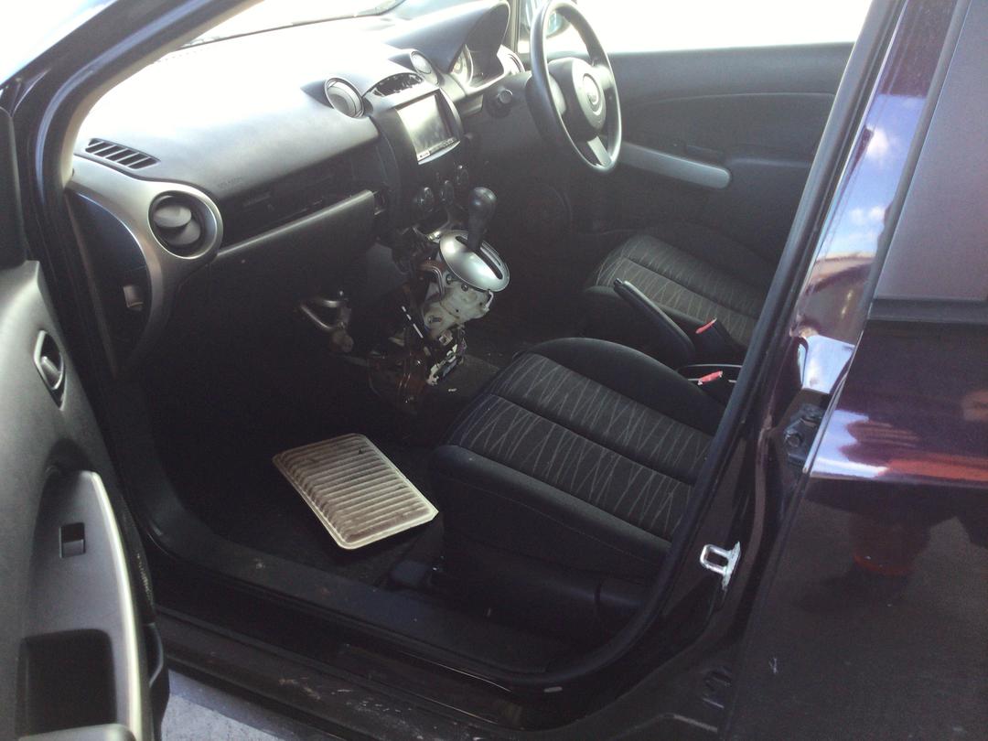 Photo '22' of Mazda Demio