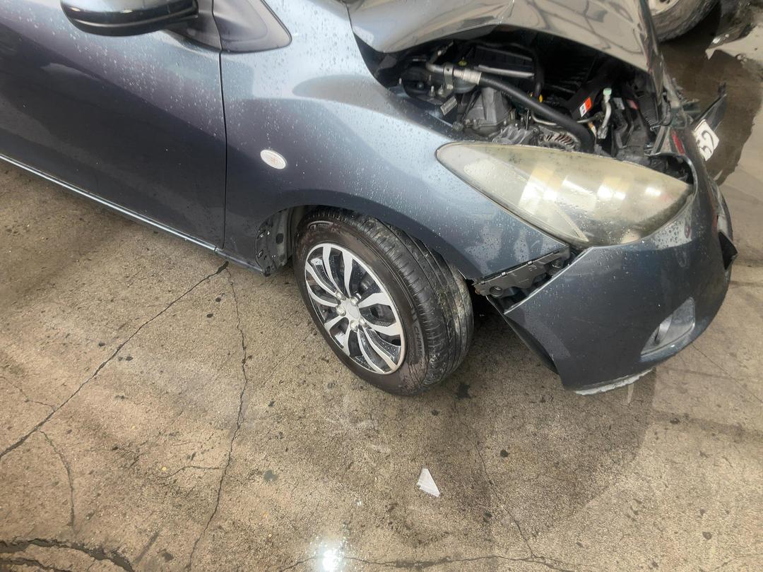 Photo '2' of Mazda Demio