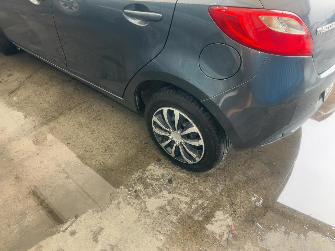 Photo '10' of Mazda Demio