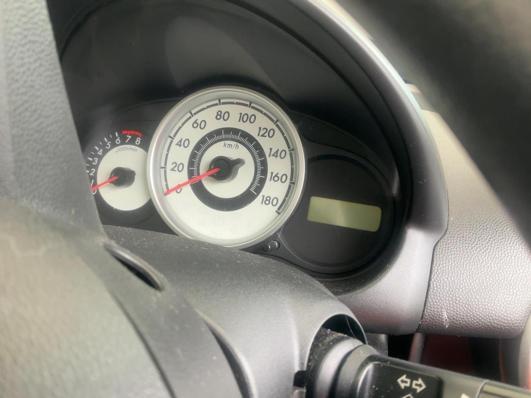 Photo '17' of Mazda Demio