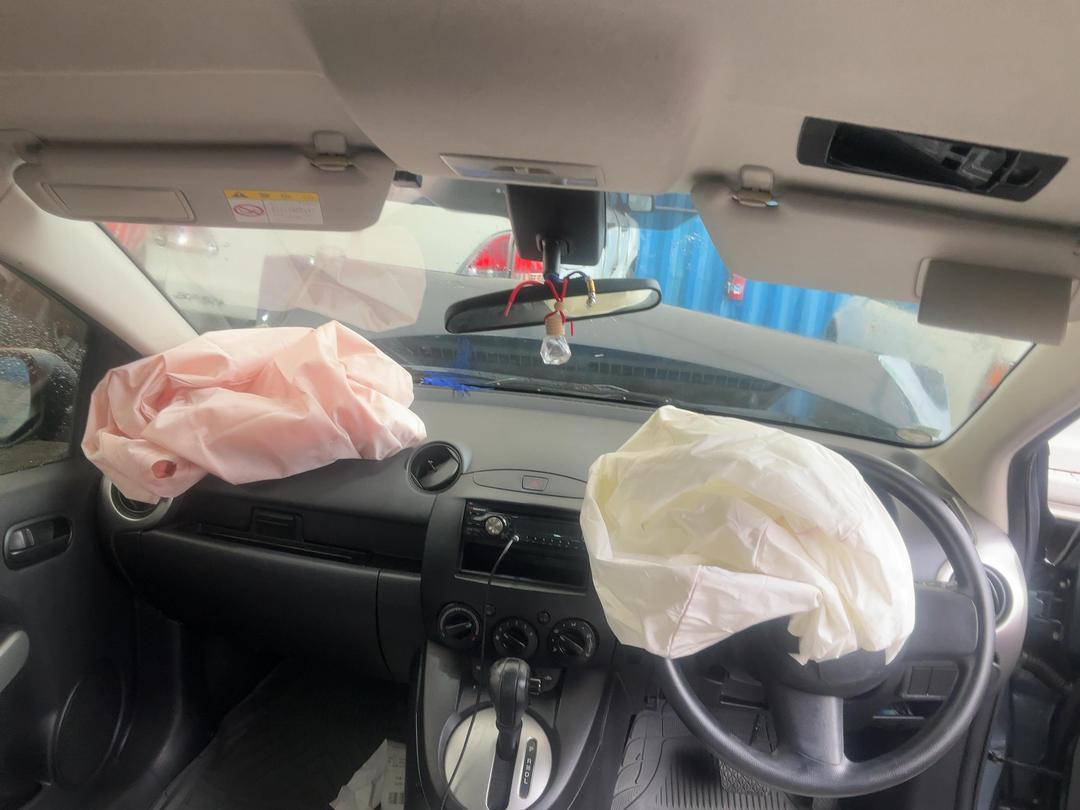 Photo '21' of Mazda Demio