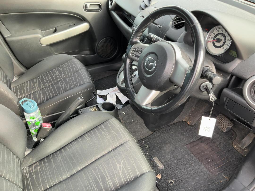 Photo '19' of Mazda Demio