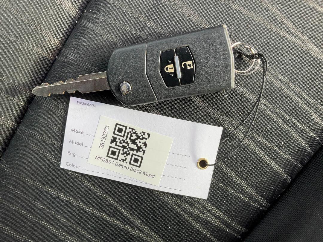 Photo '26' of Mazda Demio