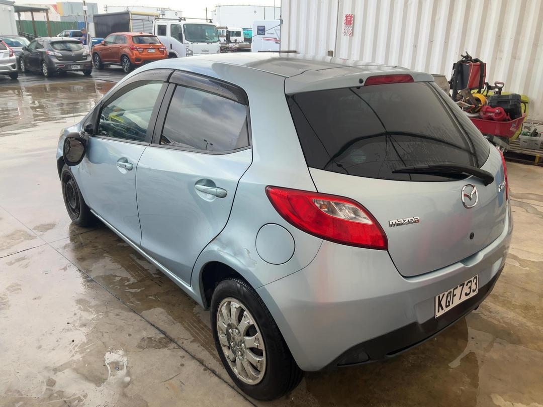 Photo '4' of Mazda Demio