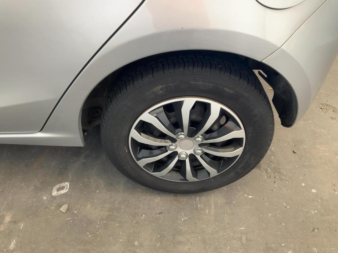 Photo '12' of Mazda Demio