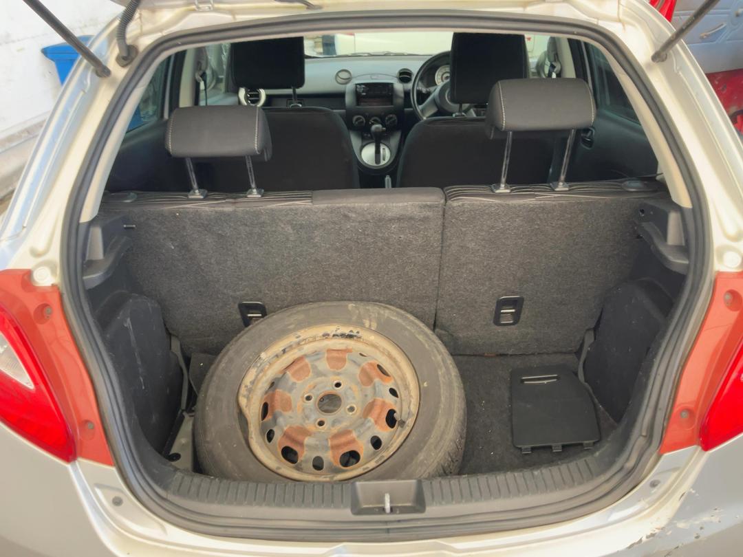 Photo '16' of Mazda Demio