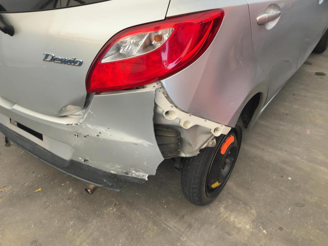 Photo '17' of Mazda Demio