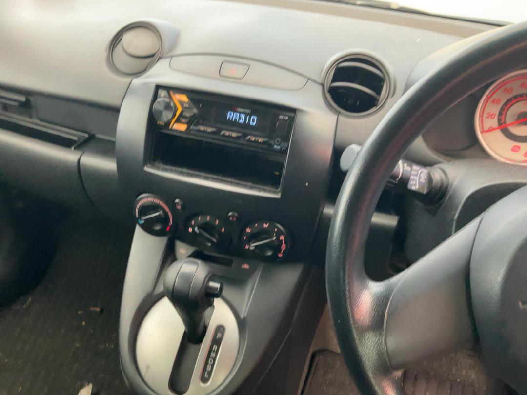 Photo '25' of Mazda Demio