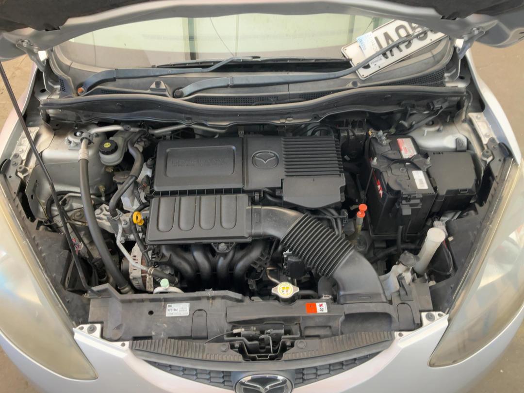 Photo '29' of Mazda Demio