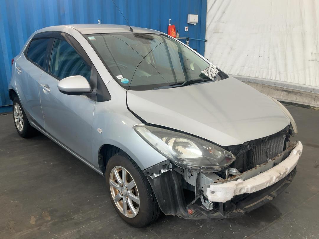 Photo '4' of Mazda Demio Photo '4' of Mazda Demio