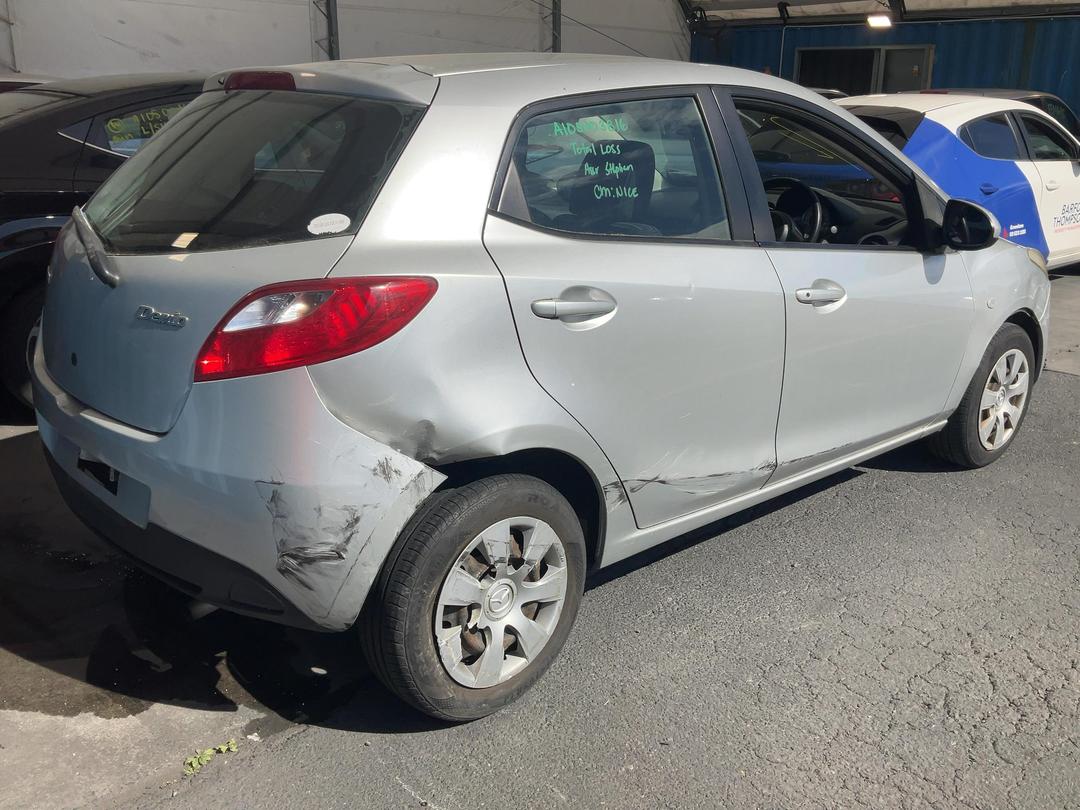 Photo '6' of Mazda Demio Photo '6' of Mazda Demio