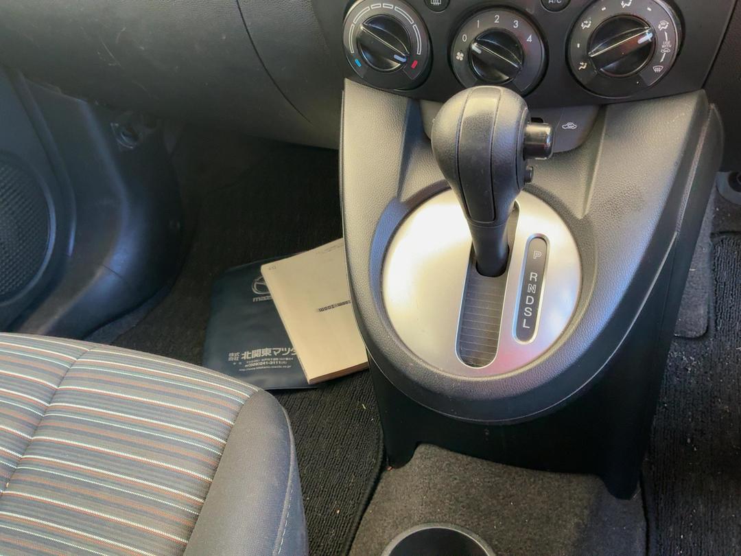 Photo '15' of Mazda Demio Photo '15' of Mazda Demio